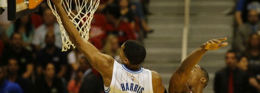 Esta foi a sétima vez na história em que um time brasileiro enfrentou uma equipe da NBA; O ineditismo de ontem foi a partida ter acontecido em solo brasileiro, diante da principal equipe do país nos últimos anos; Foram quase 15 mil torcedores reunidos na HSBC Arena, localizada na zona oeste do Rio de Janeiro (Foto: Luis Mauro Queiroz) Esta foi a sétima vez na história em que um time brasileiro enfrentou uma equipe da NBA; O ineditismo de ontem foi a partida ter acontecido em solo brasileiro, diante da principal equipe do país nos últimos anos; Foram quase 15 mil torcedores reunidos na HSBC Arena, localizada na zona oeste do Rio de Janeiro