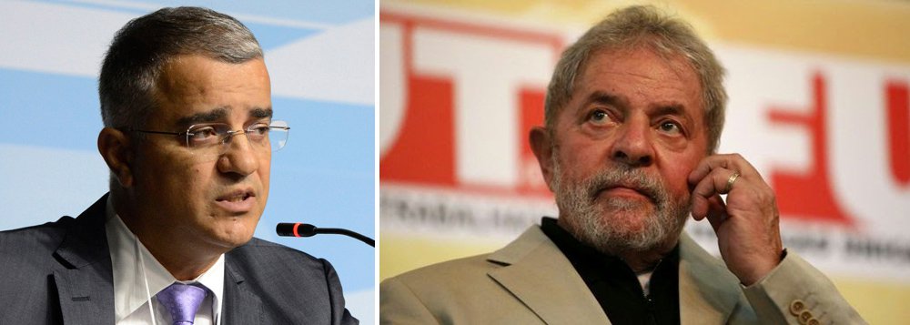 Jornalista afirma que nas perguntas formuladas pelos delegados da Polícia Federal ao ex-presidente não há menção a uma única delação premiada que apontasse que Lula tivesse participado de algum acerto de propina com empresas em troca de contratos na Petrobras; "Se for levado em conta o depoimento dado pelo ex-presidente, ainda há um longo caminho a ser percorrido até que eventualmente seja confirmada a tese de que Lula seria o chefe de um esquema de compra de apoio político por meio de propina em contratos da Petrobras", diz Kennedy Alencar (Foto: Aquiles Lins) Jornalista afirma que nas perguntas formuladas pelos delegados da Polícia Federal ao ex-presidente não há menção a uma única delação premiada que apontasse que Lula tivesse participado de algum acerto de propina com empresas em troca de contratos na Petrobras; "Se for levado em conta o depoimento dado pelo ex-presidente, ainda há um longo caminho a ser percorrido até que eventualmente seja confirmada a tese de que Lula seria o chefe de um esquema de compra de apoio político por meio de propina em contratos da Petrobras", diz Kennedy Alencar