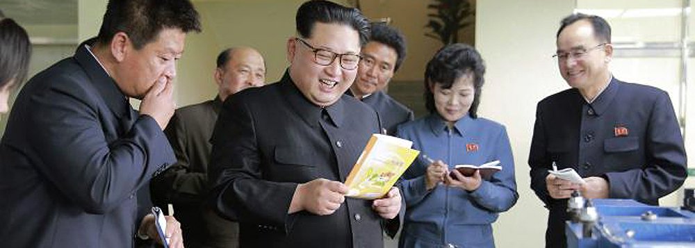 A Coreia do Norte disparou o que aparenta ser um míssil balístico lançado de submarino no sábado em sua costa leste, disse a Coreia do Sul em meio a preocupações de que poderia conduzir um teste nuclear ou o lançamento de um míssil antes de reunião-chave do partido que comanda o país, prevista para maio (Foto: Gisele Federicce) A Coreia do Norte disparou o que aparenta ser um míssil balístico lançado de submarino no sábado em sua costa leste, disse a Coreia do Sul em meio a preocupações de que poderia conduzir um teste nuclear ou o lançamento de um míssil antes de reunião-chave do partido que comanda o país, prevista para maio