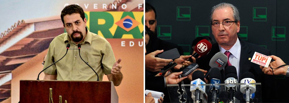Durante lançamento do Minha Casa Minha Vida 3, no Palácio do Planalto, o coordenador do MTST, Guilherme Boulos, não poupou críticas ao presidente da Câmara, Eduardo Cunha (PMDB); "Dizem que impeachment não é golpe. É verdade, está previsto na Constituição. Mas impeachment sem crime de responsabilidade e conduzido por um bandido na presidência da Câmara é golpe sim senhor", criticou (Foto: Aquiles Lins) Durante lançamento do Minha Casa Minha Vida 3, no Palácio do Planalto, o coordenador do MTST, Guilherme Boulos, não poupou críticas ao presidente da Câmara, Eduardo Cunha (PMDB); "Dizem que impeachment não é golpe. É verdade, está previsto na Constituição. Mas impeachment sem crime de responsabilidade e conduzido por um bandido na presidência da Câmara é golpe sim senhor", criticou