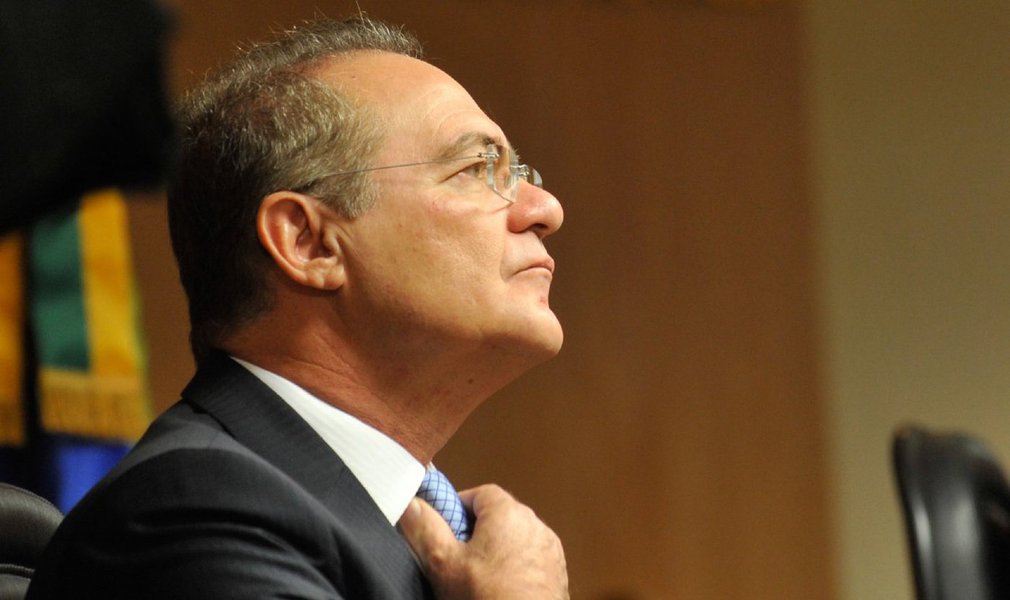 Ministro Teori Zavascki, relator dos processos da Operação Lava Jato, determinou investigação para apurar se o presidente do Senado recebeu propina para viabilizar negócios da Petrobras na Argentina; o inquérito foi aberto em dezembro, a pedido da PGR, e está sob sigilo; além de Renan, o senador Jader Barbalho (PMDB-PA) e o deputado Aníbal Gomes (PMDB-CE) também são acusados de corrupção passiva e de lavagem de dinheiro; investigação partiu de uma delação de Fernando Baiano, operador do PMDB nos esquemas da estatal (Foto: Realle Palazzo-Martini) Ministro Teori Zavascki, relator dos processos da Operação Lava Jato, determinou investigação para apurar se o presidente do Senado recebeu propina para viabilizar negócios da Petrobras na Argentina; o inquérito foi aberto em dezembro, a pedido da PGR, e está sob sigilo; além de Renan, o senador Jader Barbalho (PMDB-PA) e o deputado Aníbal Gomes (PMDB-CE) também são acusados de corrupção passiva e de lavagem de dinheiro; investigação partiu de uma delação de Fernando Baiano, operador do PMDB nos esquemas da estatal