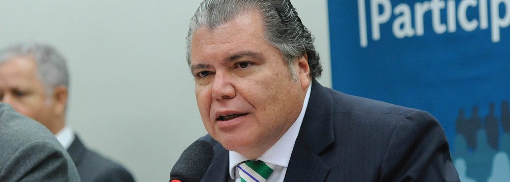 Está prevista para a próxima semana uma visita de integrantes da Frente Parlamentar da Agropecuária ao presidente Michel Temer; e o encontro pode não ser muito bom para o ministro do Meio Ambiente, Sarney Filho (MA); de acordo com informações divulgadas pela coluna Expresso, os membros da Frente estão insatisfeitos com o ministro sob o argumento que ele está querendo intervir demais na agropecuária com exigências ambientais que não se enquadram na legislação (Foto: Leonardo Lucena) Está prevista para a próxima semana uma visita de integrantes da Frente Parlamentar da Agropecuária ao presidente Michel Temer; e o encontro pode não ser muito bom para o ministro do Meio Ambiente, Sarney Filho (MA); de acordo com informações divulgadas pela coluna Expresso, os membros da Frente estão insatisfeitos com o ministro sob o argumento que ele está querendo intervir demais na agropecuária com exigências ambientais que não se enquadram na legislação