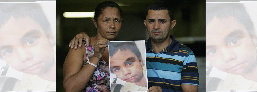 O Tribunal de Justiça do Rio informou que aceitou a denúncia do Ministério Público contra o policial militar Rafael de Freitas Monteiro Rodrigues, acusado da morte do menino Eduardo de Jesus Ferreira, de 10 anos, ocorrida em abril, no Complexo do Alemão, na Zona Norte; o ministério, que denunciou o policial por homicídio com dolo eventual, contestou o inquérito apresentado pela Divisão de Homicídios (DH) que não indiciou os policiais envolvidos (Foto: Leonardo Lucena) O Tribunal de Justiça do Rio informou que aceitou a denúncia do Ministério Público contra o policial militar Rafael de Freitas Monteiro Rodrigues, acusado da morte do menino Eduardo de Jesus Ferreira, de 10 anos, ocorrida em abril, no Complexo do Alemão, na Zona Norte; o ministério, que denunciou o policial por homicídio com dolo eventual, contestou o inquérito apresentado pela Divisão de Homicídios (DH) que não indiciou os policiais envolvidos