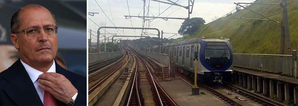Vídeos produzidos pelo Sindicato dos Metroviários de São Paulo mostram uma frota de trens comprados pelo governo Geraldo Alckmin para atender aos usuários da Linha 5-Lilás do Metrô, que liga o Capão Redondo a Adolfo Pinheiro, na zona sul da capital paulista, que segue sem uso e fica estacionada ao longo do trecho de circulação; é possível identificar 12 dos 26 trens da frota P, comprados por R$ 630 milhões, mas que nunca foram colocados em serviço porque o sistema de operação é incompatível com o sistema das vias; assista (Foto: Romulo Faro) Vídeos produzidos pelo Sindicato dos Metroviários de São Paulo mostram uma frota de trens comprados pelo governo Geraldo Alckmin para atender aos usuários da Linha 5-Lilás do Metrô, que liga o Capão Redondo a Adolfo Pinheiro, na zona sul da capital paulista, que segue sem uso e fica estacionada ao longo do trecho de circulação; é possível identificar 12 dos 26 trens da frota P, comprados por R$ 630 milhões, mas que nunca foram colocados em serviço porque o sistema de operação é incompatível com o sistema das vias; assista