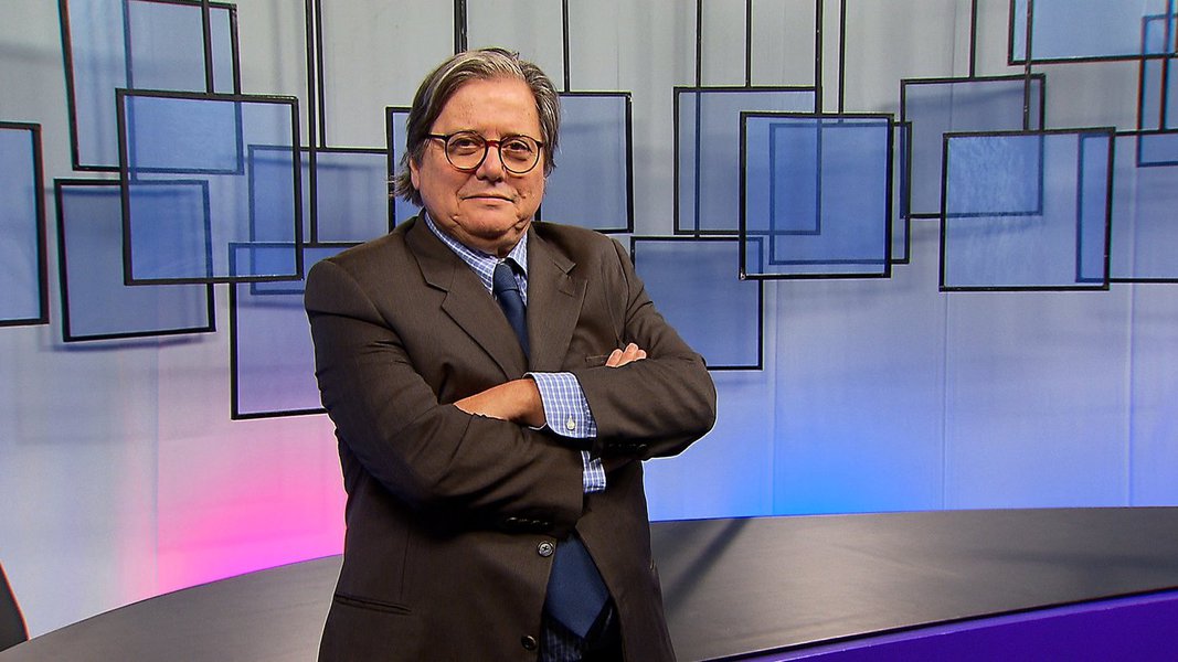 Jornalista há mais de 40 anos, com passagem por cargos de direção nas principais publicações brasileiras e duas experiências como correspondente internacional, nosso colunista Paulo Moreira Leite acaba de receber o Premio Jabuti, mais importante prêmio literário do país, pelo livro A Outra História da Lava Jato; como o próprio nome indica, "A Outra História" caminha na contra-corrente das ideias de Justiça do Espetáculo que se tornaram que majoritária, abrindo caminho para iniciativas que ferem direitos individuais previstos na Constituição (Foto: Leonardo Attuch) Jornalista há mais de 40 anos, com passagem por cargos de direção nas principais publicações brasileiras e duas experiências como correspondente internacional, nosso colunista Paulo Moreira Leite acaba de receber o Premio Jabuti, mais importante prêmio literário do país, pelo livro A Outra História da Lava Jato; como o próprio nome indica, "A Outra História" caminha na contra-corrente das ideias de Justiça do Espetáculo que se tornaram que majoritária, abrindo caminho para iniciativas que ferem direitos individuais previstos na Constituição