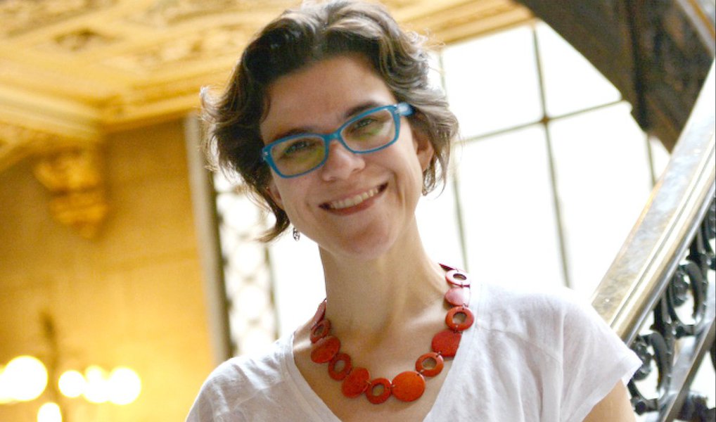Declaração é da professora do Instituto de Ciência Política da UnB (Universidade de Brasília) Flávia Biroli; segunda ela, estabelecer cotas no Congresso seria "um passo importante" para estimular a igualdade de gênero no Brasil; "Do modo como a política é realizada, os direitos das mulheres são definidos por uma maioria de homens", diz, em entrevista ao blog do jornalista Kennedy Alencar (Foto: Gisele Federicce) Declaração é da professora do Instituto de Ciência Política da UnB (Universidade de Brasília) Flávia Biroli; segunda ela, estabelecer cotas no Congresso seria "um passo importante" para estimular a igualdade de gênero no Brasil; "Do modo como a política é realizada, os direitos das mulheres são definidos por uma maioria de homens", diz, em entrevista ao blog do jornalista Kennedy Alencar