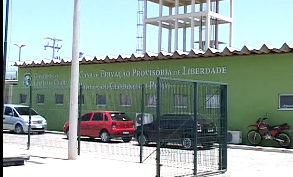 A Casa de Privação Provisória de Liberdade Professor Clodoaldo Pinho (CPPL II) possui capacidade para 952 internos, mas atualmente está com 1.810; o Núcleo de Assistência aos Presos Provisórios e às Vítimas de Violência da Defensoria Pública questionou na justiça a superlotação, as condições de acomodação dos internos e a deficiência no serviço de segurança (Foto: Fatima 247) A Casa de Privação Provisória de Liberdade Professor Clodoaldo Pinho (CPPL II) possui capacidade para 952 internos, mas atualmente está com 1.810; o Núcleo de Assistência aos Presos Provisórios e às Vítimas de Violência da Defensoria Pública questionou na justiça a superlotação, as condições de acomodação dos internos e a deficiência no serviço de segurança