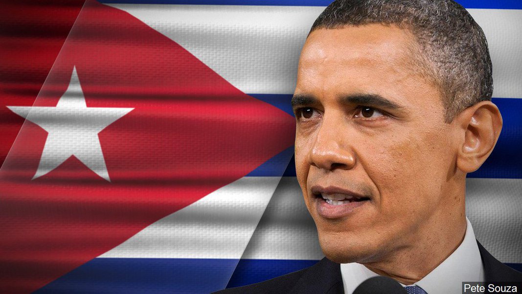 No momento em que o Brasil se vê às voltas com fantasmas do passado, e forças golpistas tentam derrubar um governo democraticamente eleito, assim como ocorreu em 1964, o presidente dos Estados Unidos faz uma visita histórica a Cuba; numa curta mensagem em seu perfil no Twitter, divulgada pouco depois de aterrissar, no fim desta tarde, Obama escreveu em espanhol, usando uma expressão popular para perguntar como estão os cubanos (“Que bolá Cuba?”), e disse estar “ansioso para conhecer e ouvir diretamente o povo cubano” (Foto: Leonardo Attuch) No momento em que o Brasil se vê às voltas com fantasmas do passado, e forças golpistas tentam derrubar um governo democraticamente eleito, assim como ocorreu em 1964, o presidente dos Estados Unidos faz uma visita histórica a Cuba; numa curta mensagem em seu perfil no Twitter, divulgada pouco depois de aterrissar, no fim desta tarde, Obama escreveu em espanhol, usando uma expressão popular para perguntar como estão os cubanos (“Que bolá Cuba?”), e disse estar “ansioso para conhecer e ouvir diretamente o povo cubano”
