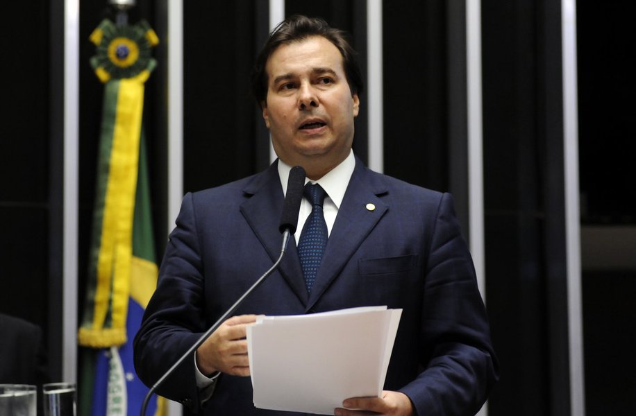 Em jantar com parlamentares cearenses na noite desta segunda (23), em Fortaleza, o deputado Rodrigo Maia (DEM-RJ) afirmou que não teme mais que qualquer insegurança jurídica que atrapalhe sua candidatura após a decisão do TRF. Na ocasião, o democrata recebeu o apoio oficial do PSB em anúncio feito pelo líder do partido, Tadeu Alencar (PE), que veio do Recife participar do encontro (Foto: Rodrigo Rocha) Em jantar com parlamentares cearenses na noite desta segunda (23), em Fortaleza, o deputado Rodrigo Maia (DEM-RJ) afirmou que não teme mais que qualquer insegurança jurídica que atrapalhe sua candidatura após a decisão do TRF. Na ocasião, o democrata recebeu o apoio oficial do PSB em anúncio feito pelo líder do partido, Tadeu Alencar (PE), que veio do Recife participar do encontro