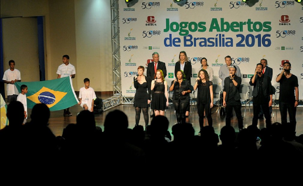 Os Jogos Abertos de Brasília 2016 ocorrem de 19 de novembro a 4 de dezembro e colocam as 31 regiões administrativas do DF na disputa em mais de dez categorias; solenidade de abertura ocorreu nesta quinta-feira no Centro de Convenções Ulysses Guimarães; no evento, a colaboradora do governo e esposa do governador Rodrigo Rollemberg, Márcia Rollemberg, endossou a opinião dos atletas; “A torcida da população pela sua cidade nada mais é que um resgate da identidade regional" (Foto: José Barbacena) Os Jogos Abertos de Brasília 2016 ocorrem de 19 de novembro a 4 de dezembro e colocam as 31 regiões administrativas do DF na disputa em mais de dez categorias; solenidade de abertura ocorreu nesta quinta-feira no Centro de Convenções Ulysses Guimarães; no evento, a colaboradora do governo e esposa do governador Rodrigo Rollemberg, Márcia Rollemberg, endossou a opinião dos atletas; “A torcida da população pela sua cidade nada mais é que um resgate da identidade regional"
