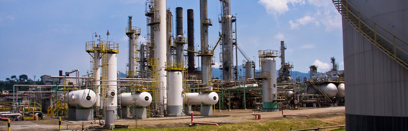 Após terem seus diretores intimados para depor em procedimento para apuração de crime instaurado a pedido da Refinaria de Manguinhos, os representantes do Sindicom, sindicato que representa as maiores distribuidoras de combustíveis do país – entre elas Shell, Ipiranga, Ale e BR Distribuidora -, se recusaram de prestar depoimento na delegacia na segunda (7); o diretor e o gerente de Planejamento da entidade, Helvio Rebeschini e Marcelo Pinheiro Brasil, protocolaram uma petição dizendo que só vão se manifestar no Ministério Público (Foto: Valter Lima) Após terem seus diretores intimados para depor em procedimento para apuração de crime instaurado a pedido da Refinaria de Manguinhos, os representantes do Sindicom, sindicato que representa as maiores distribuidoras de combustíveis do país – entre elas Shell, Ipiranga, Ale e BR Distribuidora -, se recusaram de prestar depoimento na delegacia na segunda (7); o diretor e o gerente de Planejamento da entidade, Helvio Rebeschini e Marcelo Pinheiro Brasil, protocolaram uma petição dizendo que só vão se manifestar no Ministério Público