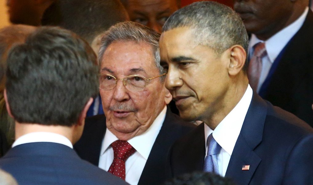 Estados Unidos informaram nesta terça-feira, 26, que vão aliviar ainda mais restrições ao regime de sanções contra Cuba envolvendo exportações e autorização de viagens aéreas; mudanças irão facilitar viagens a Cuba ao permitir espaços bloqueados, compartilhamento de códigos e acordos de locação com linhas aéreas cubanas; "Estas alterações irão remover restrições sobre condições de pagamento e financiamento para exportações autorizadas e re-exportações para Cuba para itens que não sejam agrícolas ou commodities", diz um comunicado dos Departamentos de Tesouro e Comércio (Foto: Aquiles Lins) Estados Unidos informaram nesta terça-feira, 26, que vão aliviar ainda mais restrições ao regime de sanções contra Cuba envolvendo exportações e autorização de viagens aéreas; mudanças irão facilitar viagens a Cuba ao permitir espaços bloqueados, compartilhamento de códigos e acordos de locação com linhas aéreas cubanas; "Estas alterações irão remover restrições sobre condições de pagamento e financiamento para exportações autorizadas e re-exportações para Cuba para itens que não sejam agrícolas ou commodities", diz um comunicado dos Departamentos de Tesouro e Comércio