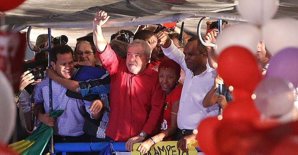 Lula, derrote a direita nas ruas. Explique ao povo o que está a acontecer no Brasil. O povo não tem culpa, pois a informação que chega a ele por meio do sistema midiático privado é truncada, manipulada, distorcida, quando optam ainda pela mentira pura e simplesmente (Foto: Davis Sena Filho) Lula, derrote a direita nas ruas. Explique ao povo o que está a acontecer no Brasil. O povo não tem culpa, pois a informação que chega a ele por meio do sistema midiático privado é truncada, manipulada, distorcida, quando optam ainda pela mentira pura e simplesmente