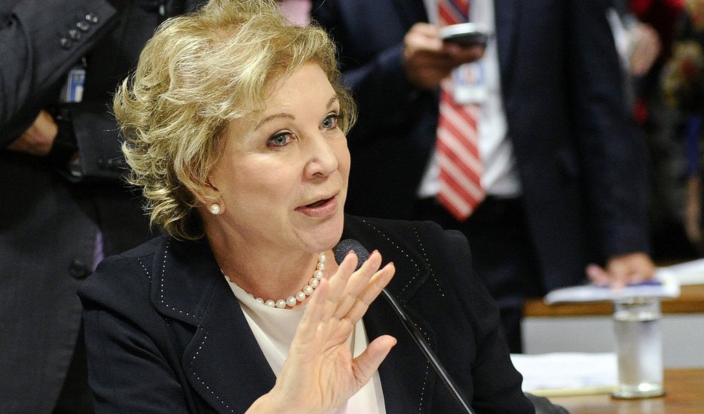 Em mensagem no Facebook, a senadora Marta Suplicy (PMDB) disse que "é deplorável o conteúdo das conversas gravadas" entre o ex-presidente Lula e o chefe de gabinete da presidente Dilma Rousseff, divulgadas pela Polícia Federal; "Em relação a mim, mentirosas e machistas", afirmou; no diálogo, Wagner e Lula falam sobre a hostilidade dos manifestantes em relação a políticos e citam episódio que Marta precisou se esconder no prédio da Fiesp para se proteger dos manifestantes que estavam na avenida Paulista (Foto: Aquiles Lins) Em mensagem no Facebook, a senadora Marta Suplicy (PMDB) disse que "é deplorável o conteúdo das conversas gravadas" entre o ex-presidente Lula e o chefe de gabinete da presidente Dilma Rousseff, divulgadas pela Polícia Federal; "Em relação a mim, mentirosas e machistas", afirmou; no diálogo, Wagner e Lula falam sobre a hostilidade dos manifestantes em relação a políticos e citam episódio que Marta precisou se esconder no prédio da Fiesp para se proteger dos manifestantes que estavam na avenida Paulista