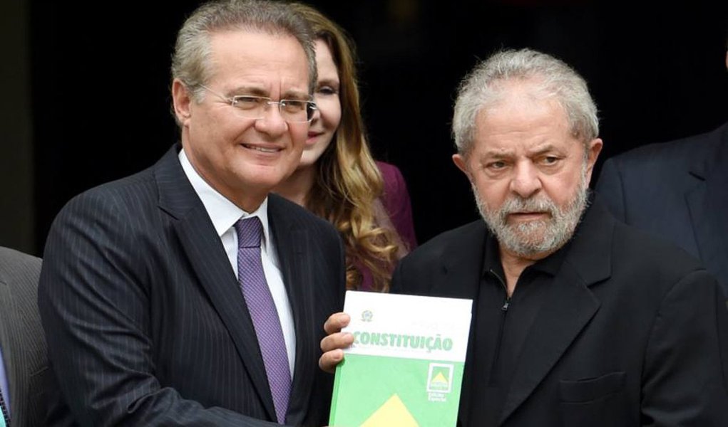 Presidente do Senado, Renan Calheiros (PMDB-AL), sinalizou a Lula que asseguraria o apoio de parte do PMDB ao governo caso o ex-presidente aceitasse virar ministro, segundo a colunista Mônica Bergamo; o apoio do PMDB no Senado é crucial para barrar um pedido de impeachment contra Dilma Rousseff; em meio à crise política e as investigações da Lava Jato contra a família do ex-presidente, Dilma convidou Lula para assumir a Casa Civil ou a Secretaria de governo (Foto: Roberta Namour) Presidente do Senado, Renan Calheiros (PMDB-AL), sinalizou a Lula que asseguraria o apoio de parte do PMDB ao governo caso o ex-presidente aceitasse virar ministro, segundo a colunista Mônica Bergamo; o apoio do PMDB no Senado é crucial para barrar um pedido de impeachment contra Dilma Rousseff; em meio à crise política e as investigações da Lava Jato contra a família do ex-presidente, Dilma convidou Lula para assumir a Casa Civil ou a Secretaria de governo