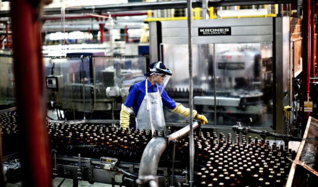 Os números do Cadastro Geral de Empregados e Desempregados (Caged) mostram que o desemprego diminuiu no Maranhão em outubro na comparação com setembro; de acordo com os dados foram desativados no estado 410 postos de trabalho contra 1.598 em setembro; indústria de Transformação foi o setor que mais contribuiu para o saldo negativo, enquanto a Agropecuária teve o melhor saldo positivo (Foto: Voney Malta) Os números do Cadastro Geral de Empregados e Desempregados (Caged) mostram que o desemprego diminuiu no Maranhão em outubro na comparação com setembro; de acordo com os dados foram desativados no estado 410 postos de trabalho contra 1.598 em setembro; indústria de Transformação foi o setor que mais contribuiu para o saldo negativo, enquanto a Agropecuária teve o melhor saldo positivo