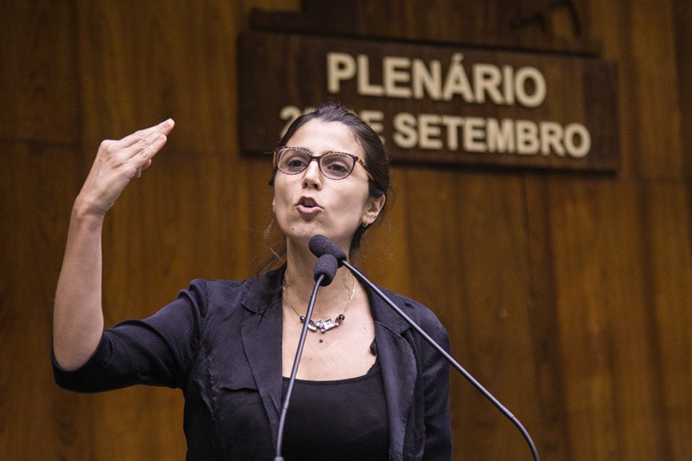 19/04/2016 - PORTO ALEGRE, RS - Debates e votações na AL. Foto: Guilherme Santos/Sul21 (Foto: Leonardo Lucena) 19/04/2016 - PORTO ALEGRE, RS - Debates e votações na AL. Foto: Guilherme Santos/Sul21