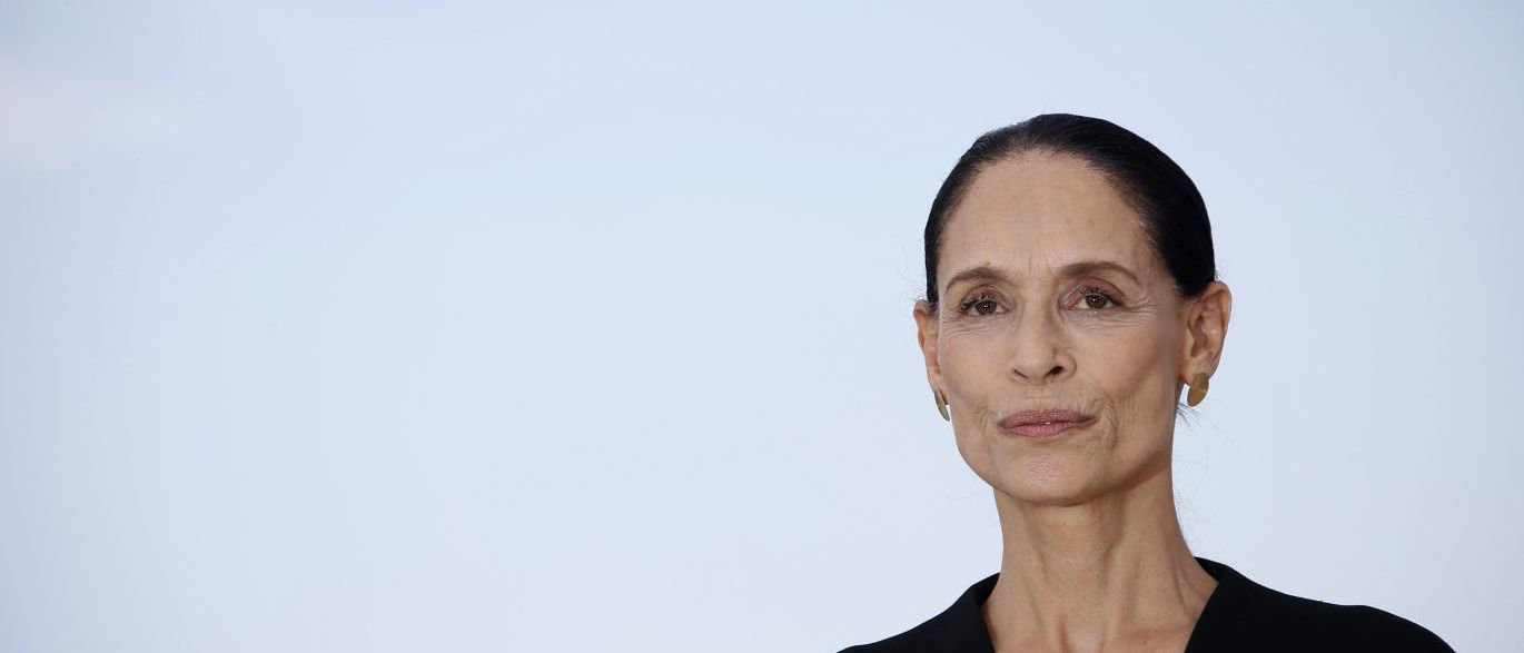 Em Miami, onde participou de uma projeção do filme Aquarius, a atriz brasileira Sônia Braga pediu aos brasileiros que "defendam a democracia de um país que não se parece" com o que ela conhece; "Há um golpe no Brasil. Não é um golpe militar. É muito difícil para as pessoas fora do Brasil saberem exatamente o que está acontecendo e a dimensão do perigo pelo qual estamos passando", disse Sônia Braga (Foto: Romulo Faro) Em Miami, onde participou de uma projeção do filme Aquarius, a atriz brasileira Sônia Braga pediu aos brasileiros que "defendam a democracia de um país que não se parece" com o que ela conhece; "Há um golpe no Brasil. Não é um golpe militar. É muito difícil para as pessoas fora do Brasil saberem exatamente o que está acontecendo e a dimensão do perigo pelo qual estamos passando", disse Sônia Braga