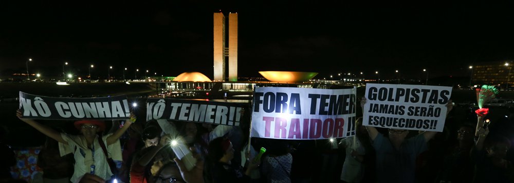 Brasília- DF 27-04-2016 Manifestação contra Temer, Cunha e impeachment em frente ao congresso. Foto Lula Marques/Agência PT (Foto: Roberta Namour) Brasília- DF 27-04-2016 Manifestação contra Temer, Cunha e impeachment em frente ao congresso. Foto Lula Marques/Agência PT