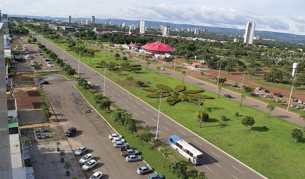 O Decreto nº 1.240°, que fixa o novo valor da tarifa do transporte público em Palmas, de R$ 3,00, foi publicado no Diário Oficial do Município; o novo valor entra em vigor 90 dias após a publicação; o aumento foi aprovado no dia 16 de março em reunião do Conselho Municipal de Acessibilidade, Mobilidade e Transporte (Foto: Leonardo Lucena) O Decreto nº 1.240°, que fixa o novo valor da tarifa do transporte público em Palmas, de R$ 3,00, foi publicado no Diário Oficial do Município; o novo valor entra em vigor 90 dias após a publicação; o aumento foi aprovado no dia 16 de março em reunião do Conselho Municipal de Acessibilidade, Mobilidade e Transporte