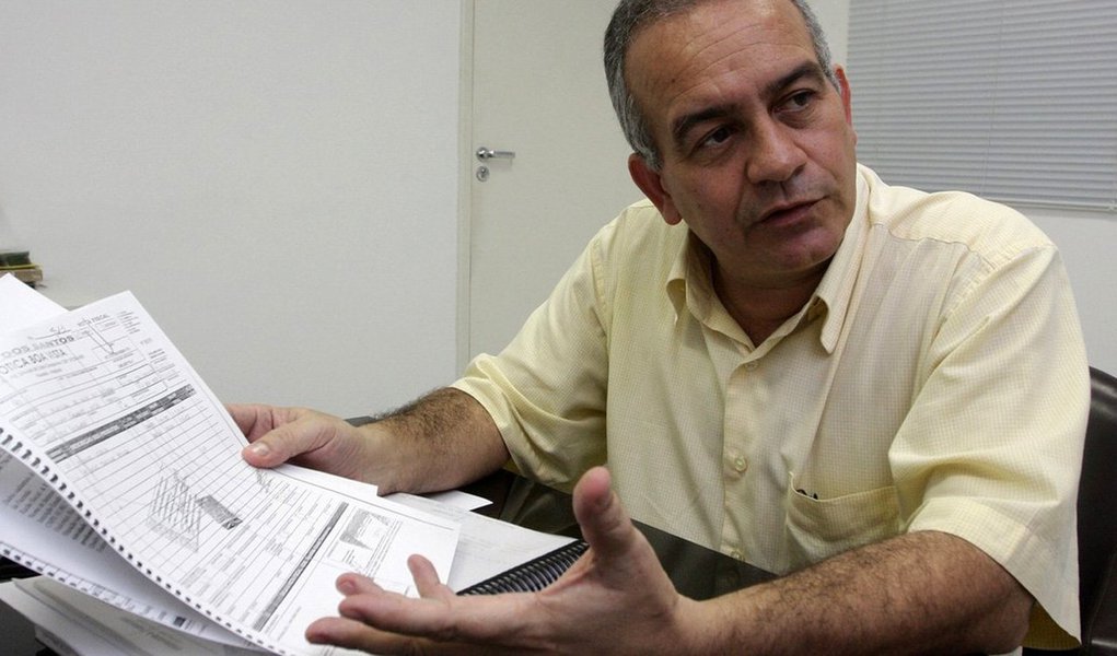 O Ministério Público Federal (MPF) em Alagoas ingressou com uma Ação Civil Pública contra o prefeito da cidade de União dos Palmares, Carlos Alberto Borba Baía, que pode ser afastado do cargo; ele é suspeito de fraudes em notas fiscais alusivas a serviços que não foram executados, irregularidades encontradas nas áreas de saúde e previdência, entre outras acusações (Foto: Voney Malta) O Ministério Público Federal (MPF) em Alagoas ingressou com uma Ação Civil Pública contra o prefeito da cidade de União dos Palmares, Carlos Alberto Borba Baía, que pode ser afastado do cargo; ele é suspeito de fraudes em notas fiscais alusivas a serviços que não foram executados, irregularidades encontradas nas áreas de saúde e previdência, entre outras acusações