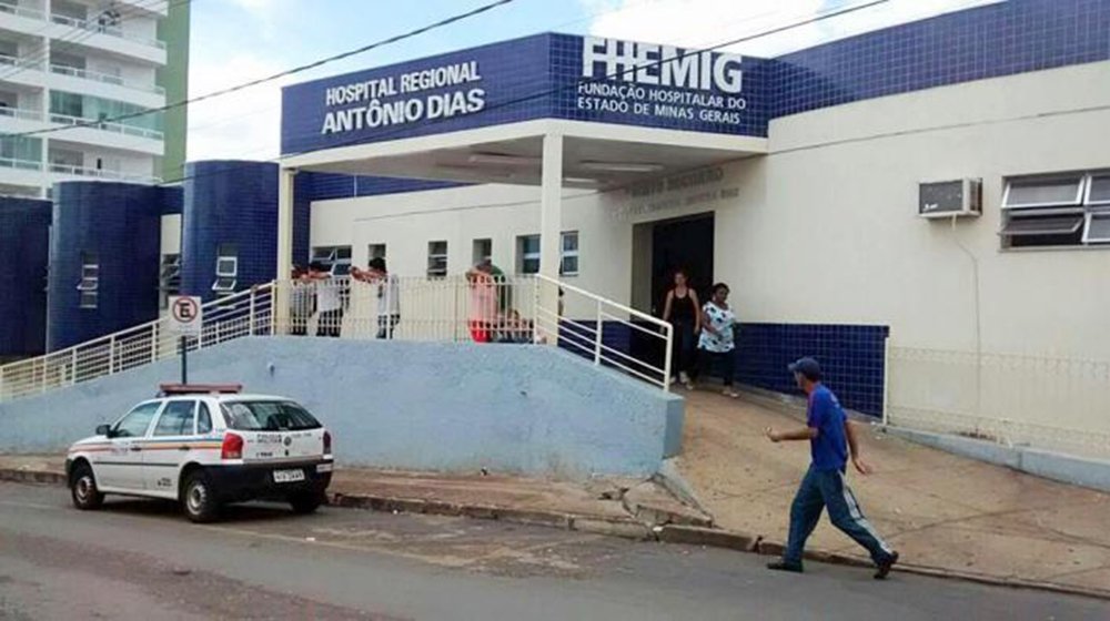 O TJ-MG deferiu pedido da AGE e determinou o impedimento à deflagração da greve iniciada pelos servidores da Fundação Hospital de Minas Gerais (Fhemig) em Belo Horizonte; de acordo com a Fhemig, impede a continuidade da greve em setores que prestam atendimento de urgência e emergência; de acordo com o presidente da Associação Sindical dos Trabalhadores em Hospital de Minas Gerais (Asthemg), Carlos Martins, não há prejuízo no atendimento nestes setores, e a paralisação será mantida; os trabalhadores reivindicam melhorias das condições de trabalho e recomposição salarial referente aos últimos quatro anos (Foto: Leonardo Lucena) O TJ-MG deferiu pedido da AGE e determinou o impedimento à deflagração da greve iniciada pelos servidores da Fundação Hospital de Minas Gerais (Fhemig) em Belo Horizonte; de acordo com a Fhemig, impede a continuidade da greve em setores que prestam atendimento de urgência e emergência; de acordo com o presidente da Associação Sindical dos Trabalhadores em Hospital de Minas Gerais (Asthemg), Carlos Martins, não há prejuízo no atendimento nestes setores, e a paralisação será mantida; os trabalhadores reivindicam melhorias das condições de trabalho e recomposição salarial referente aos últimos quatro anos