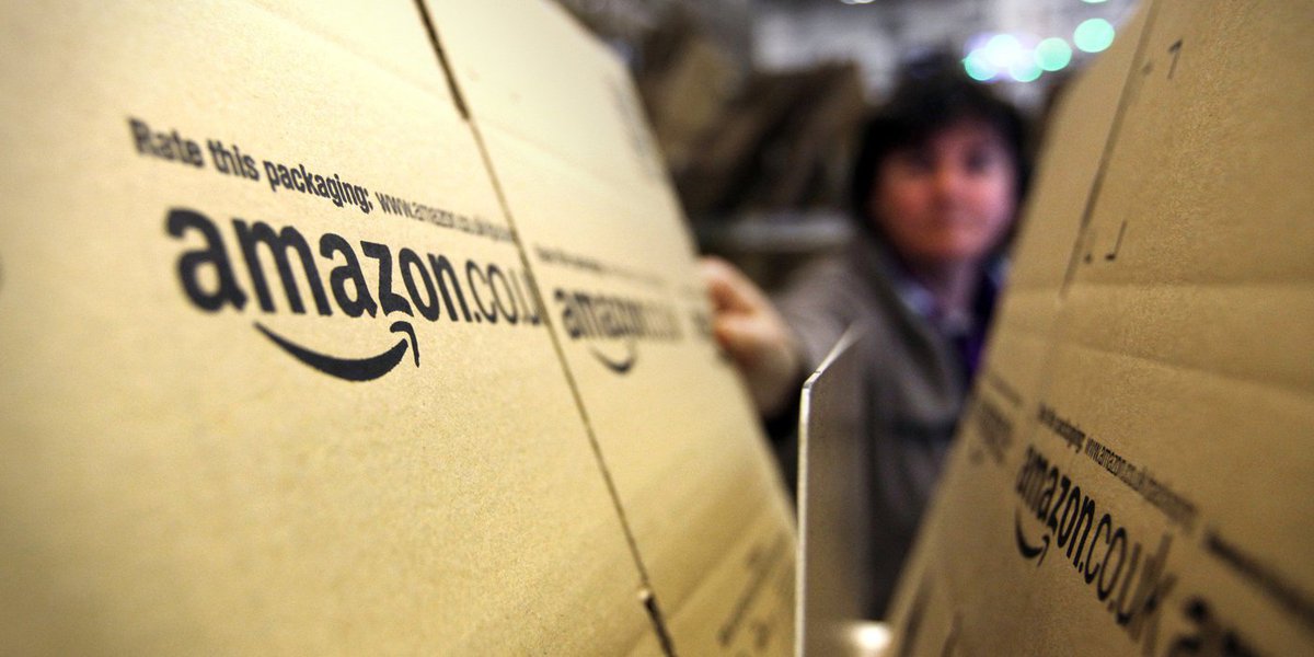 A Amazon, maior varejista online nos EUA, moveu uma ação judicial no estado de Washington contra 114 mil pessoas, que foram identificadas como “avaliadoras fraudulentas” de produtos e serviços, para beneficiar as empresas que as contratam; elas cobram preços tão baixos como US$ 5 por avaliação; A Amazon não é a única empresa afetada por esse tipo de fraude; as avaliações de restaurantes no site da Yelp e de hotéis no site da TripAdvisor também foram contaminadas por avaliadores sob encomenda; hoje, cerca de 45% dos consumidores americanos só tomam decisões de compra depois de ler avaliações (Foto: Valter Lima) A Amazon, maior varejista online nos EUA, moveu uma ação judicial no estado de Washington contra 114 mil pessoas, que foram identificadas como “avaliadoras fraudulentas” de produtos e serviços, para beneficiar as empresas que as contratam; elas cobram preços tão baixos como US$ 5 por avaliação; A Amazon não é a única empresa afetada por esse tipo de fraude; as avaliações de restaurantes no site da Yelp e de hotéis no site da TripAdvisor também foram contaminadas por avaliadores sob encomenda; hoje, cerca de 45% dos consumidores americanos só tomam decisões de compra depois de ler avaliações