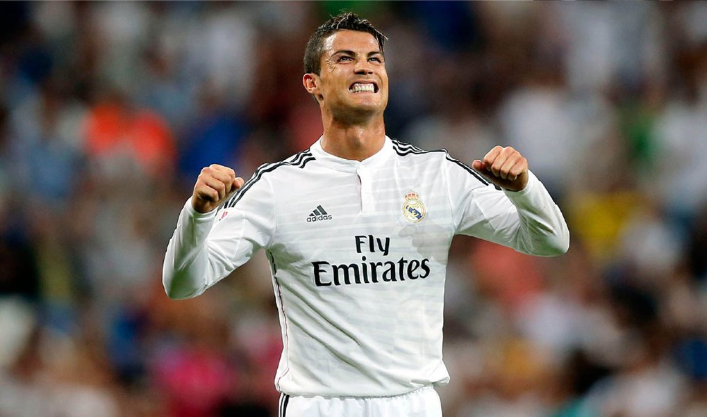 O Real Madrid abriu dois pontos de vantagem sobre o Villareal na liderança do Campeonato Espanhol enquanto Cristiano Ronaldo estabeleceu um novo recorde de gols marcados pelo clube na vitória de 3 x 0 em casa sobre o Levante, neste sábado (Foto: Leonardo Attuch) O Real Madrid abriu dois pontos de vantagem sobre o Villareal na liderança do Campeonato Espanhol enquanto Cristiano Ronaldo estabeleceu um novo recorde de gols marcados pelo clube na vitória de 3 x 0 em casa sobre o Levante, neste sábado