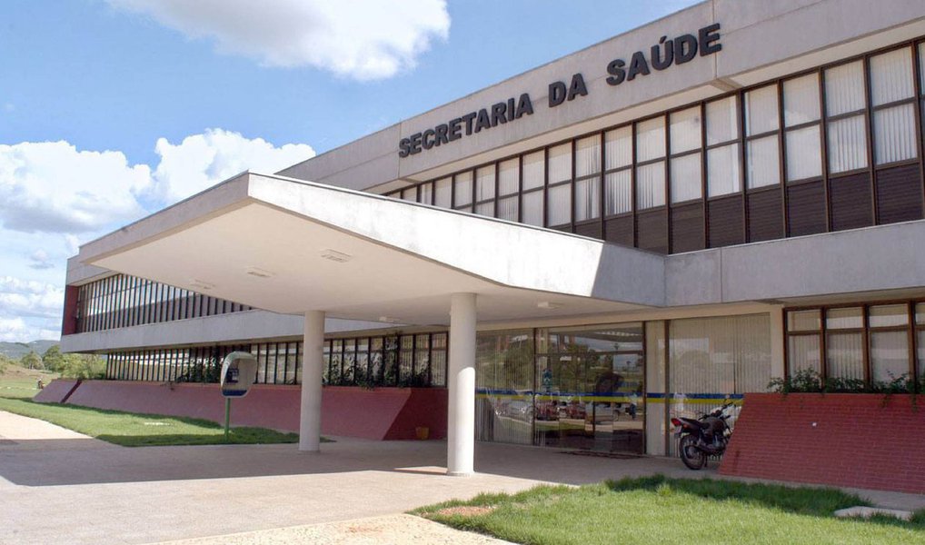 Uma auditoria do Sistema Único de Saúde e do Ministério Público Federal (MPF) constatou um suposto desvio de R$ 4 bilhões na saúde pública do Tocantins; o valor envolve o dano causado aos cofres públicos e a multa pelas irregularidades; o esquema envolveu gestores públicos e 13 empresas durante o governo de Siqueira Campos, entre 2012 e 2014; o MPF informou que dos R$ 666 milhões repassados pelo Governo Federal entre 2012 e 2014, R$ 475 milhões foram gastos de forma irregular (Foto: Valter Lima) Uma auditoria do Sistema Único de Saúde e do Ministério Público Federal (MPF) constatou um suposto desvio de R$ 4 bilhões na saúde pública do Tocantins; o valor envolve o dano causado aos cofres públicos e a multa pelas irregularidades; o esquema envolveu gestores públicos e 13 empresas durante o governo de Siqueira Campos, entre 2012 e 2014; o MPF informou que dos R$ 666 milhões repassados pelo Governo Federal entre 2012 e 2014, R$ 475 milhões foram gastos de forma irregular
