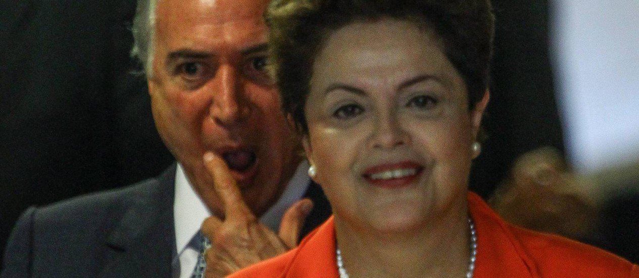 A carta enviada por Temer à Presidenta Dilma, lamentando a falta de confiança dela em relação a ele e ao seu partido, parece uma justificativa da própria deslealdade. Ele imputou à Presidenta a responsabilidade pela atitude dele na conspiração pelo impeachment (Foto: Laurez Cerqueira) A carta enviada por Temer à Presidenta Dilma, lamentando a falta de confiança dela em relação a ele e ao seu partido, parece uma justificativa da própria deslealdade. Ele imputou à Presidenta a responsabilidade pela atitude dele na conspiração pelo impeachment