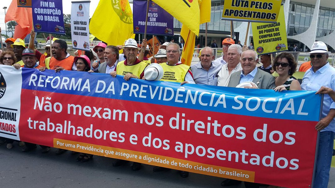 Se a reforma autoritária do ensino médio, que propõe o apartheid educacional, mobilizou milhares de estudantes, professores e educadores, a reforma da previdência mobilizará centrais sindicais e trabalhadores (Foto: Danilo Molina) Se a reforma autoritária do ensino médio, que propõe o apartheid educacional, mobilizou milhares de estudantes, professores e educadores, a reforma da previdência mobilizará centrais sindicais e trabalhadores