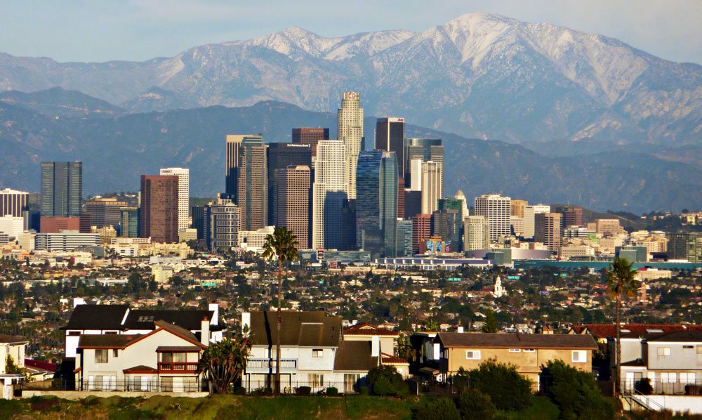 Los Angeles, em candidatura para sediar os jogos de verão pela terceira vez após 1932 e 1984, era vista em primeiro lugar na corrida contra Paris e Budapeste até a eleição de Trump este mês; prefeito de Los Angeles Eric Garcetti, democrata, havia alertado que a vitória do republicano Trump não ajudaria na candidatura, dada a composição dos 98 membros votantes do Comitê Olímpico Internacional (COI) (Foto: Gisele Federicce) Los Angeles, em candidatura para sediar os jogos de verão pela terceira vez após 1932 e 1984, era vista em primeiro lugar na corrida contra Paris e Budapeste até a eleição de Trump este mês; prefeito de Los Angeles Eric Garcetti, democrata, havia alertado que a vitória do republicano Trump não ajudaria na candidatura, dada a composição dos 98 membros votantes do Comitê Olímpico Internacional (COI)