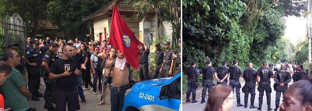 Batalhão de Choque entrou por volta das 12h desta segunda-feira 7 na comunidade do Horto, dentro do Jardim Botânico do Rio, na zona sul, para cumprir um mandado de reintegração de posse; moradores fizeram uma barreira com cadeiras de praia e com uma corrente humana para impedir a ação da PM; os agentes usaram balas de borracha, bombas de gás lacrimogêneo e spray de pimenta para furar o bloqueio; pelo menos dois idosos ficaram feridos (Foto: Gisele Federicce) Batalhão de Choque entrou por volta das 12h desta segunda-feira 7 na comunidade do Horto, dentro do Jardim Botânico do Rio, na zona sul, para cumprir um mandado de reintegração de posse; moradores fizeram uma barreira com cadeiras de praia e com uma corrente humana para impedir a ação da PM; os agentes usaram balas de borracha, bombas de gás lacrimogêneo e spray de pimenta para furar o bloqueio; pelo menos dois idosos ficaram feridos