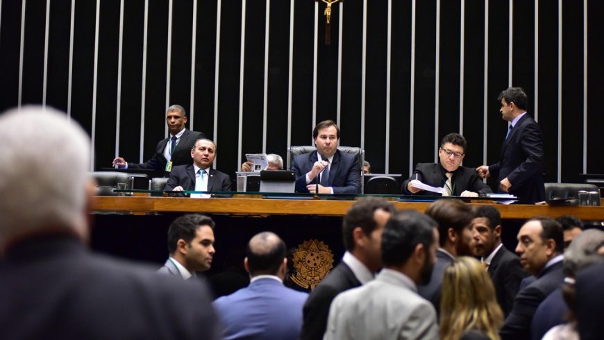 Infelizmente, uma parte da bancada e do Partido admite a hipótese de compor chapa e votar em golpistas na composição das Mesas, porque se deixa orientar pela lógica segundo a qual um péssimo acordo é melhor do que uma boa luta (Foto: Valter Pomar) Infelizmente, uma parte da bancada e do Partido admite a hipótese de compor chapa e votar em golpistas na composição das Mesas, porque se deixa orientar pela lógica segundo a qual um péssimo acordo é melhor do que uma boa luta