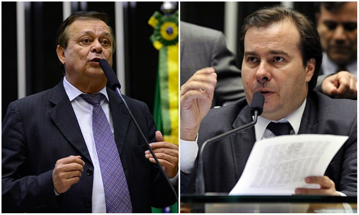 Líder do PTB e um dos adversários de Rodrigo Maia (DEM-RJ) na disputa à presidência da Câmara, o deputado Jovair Arantes (GO) nega ser candidato do Centrão, diz que Michel Temer lhe garantiu "absoluta isenção" na eleição e rechaça a tese de que Maia recebe apoio do Planalto; "Esse apoio é uma mentira que está sendo espalhada pelo time do atual presidente da Câmara. Querem vender essa facilidade. Estão vendendo lote na Lua", diz (Foto: Gisele Federicce) Líder do PTB e um dos adversários de Rodrigo Maia (DEM-RJ) na disputa à presidência da Câmara, o deputado Jovair Arantes (GO) nega ser candidato do Centrão, diz que Michel Temer lhe garantiu "absoluta isenção" na eleição e rechaça a tese de que Maia recebe apoio do Planalto; "Esse apoio é uma mentira que está sendo espalhada pelo time do atual presidente da Câmara. Querem vender essa facilidade. Estão vendendo lote na Lua", diz