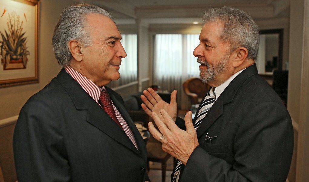 Eventual governo do vice-presidente Michel Temer (PMDB), resultante da aprovação do impeachment da presidente Dilma Rousseff, não teria respaldo de 64,6% dos recifenses; pesquisa do Instituto de Pesquisas Maurício de Nassau (IPMN) aponta que 85,5% dos entrevistados não confiam no peemedebista e apenas 4,2% afirmaram que as coisas irão melhorar com a chegada de Temer ao poder; no caso da realização de novas eleições presidenciais, o ex-presidente Luiz Inácio Lula da Silva lidera a preferência dos recifenses, com 25,1%, tendo a ex-senadora Marina Silva, da Rede Sustentabilidade, em segundo lugar com 21,6% (Foto: Paulo Emílio) Eventual governo do vice-presidente Michel Temer (PMDB), resultante da aprovação do impeachment da presidente Dilma Rousseff, não teria respaldo de 64,6% dos recifenses; pesquisa do Instituto de Pesquisas Maurício de Nassau (IPMN) aponta que 85,5% dos entrevistados não confiam no peemedebista e apenas 4,2% afirmaram que as coisas irão melhorar com a chegada de Temer ao poder; no caso da realização de novas eleições presidenciais, o ex-presidente Luiz Inácio Lula da Silva lidera a preferência dos recifenses, com 25,1%, tendo a ex-senadora Marina Silva, da Rede Sustentabilidade, em segundo lugar com 21,6%