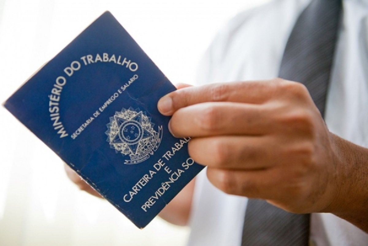 De acordo com os dados do Observatório do Trabalho, da Secretaria de Estado do Trabalho e Emprego, Alagoas foi o segundo Estado brasileiro que mais contratou no mês de novembro. Foram 8.560 contratações contra 8.276 demissões, com um saldo positivo de 284 empregos formais. Os setores que mais se destacaram nas contratações foram a indústria de transformação e o comércio
(Foto: Fatima 247) De acordo com os dados do Observatório do Trabalho, da Secretaria de Estado do Trabalho e Emprego, Alagoas foi o segundo Estado brasileiro que mais contratou no mês de novembro. Foram 8.560 contratações contra 8.276 demissões, com um saldo positivo de 284 empregos formais. Os setores que mais se destacaram nas contratações foram a indústria de transformação e o comércio