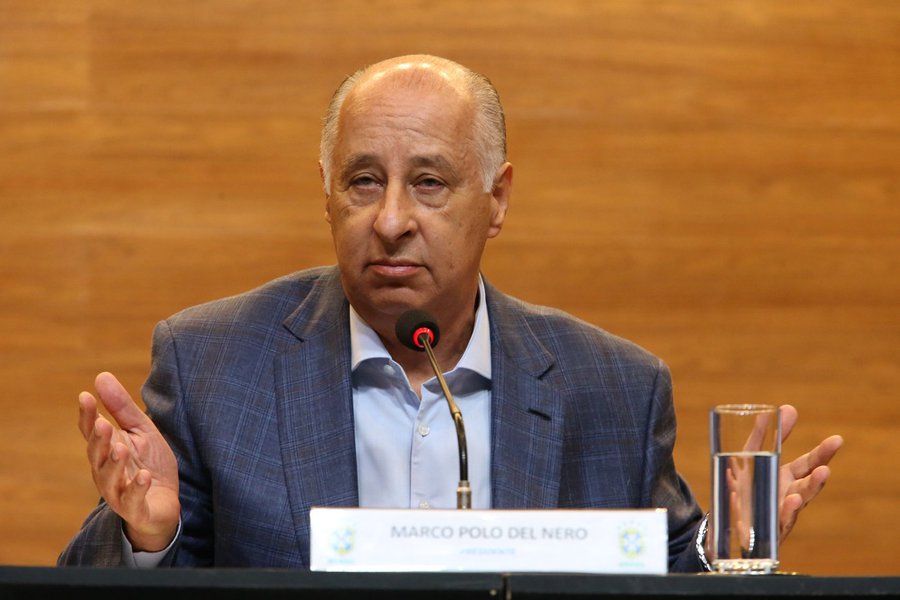 “Ele seria hoje convocado por mim para comparecer, mas o relator da CPI entrou com contato com ele, e Del Nero deu a palavra que estará presente na próxima quarta-feira. O presidente atual da CBF também virá”, disse o Senador (Foto: Luis Mauro Queiroz) “Ele seria hoje convocado por mim para comparecer, mas o relator da CPI entrou com contato com ele, e Del Nero deu a palavra que estará presente na próxima quarta-feira. O presidente atual da CBF também virá”, disse o Senador