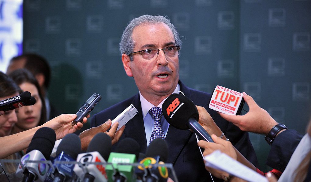 Presidente da Câmara disse a aliados que não deve decidir nesta quarta-feira 2 sobre o impeachment da presidente Dilma Rousseff, mas isso de acontecer até o final da semana; declarações foram ditas depois do anúncio da bancada do PT de que votaria contra Eduardo Cunha no Conselho de Ética, o que teria irritado o peemedebista (Foto: Paulo Emílio) Presidente da Câmara disse a aliados que não deve decidir nesta quarta-feira 2 sobre o impeachment da presidente Dilma Rousseff, mas isso de acontecer até o final da semana; declarações foram ditas depois do anúncio da bancada do PT de que votaria contra Eduardo Cunha no Conselho de Ética, o que teria irritado o peemedebista