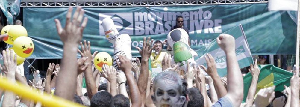 Líderes dos movimentos que foram às ruas pelo golpe contra Dilma mudaram o discurso “apartidário” e já procuram se filiar a siglas de oposição para buscar mandatos de vereadores em outubro; o Movimento Brasil Livre (MBL) lançará 123 candidatos em 23 estados por PSDB, Partido Novo, DEM, PSD, PSC e PPS; “Estamos nos filiando a esses partidos para disputar a eleição, mas a ideia é que, como existe a bancada evangélica, formemos uma bancada liberal independente”, garante o líder Kim Kataguiri; entrada desses militantes na política conta com o apoio do senador Ronaldo Caiado (DEM-GO): "não adianta só ir para a rua, tem que buscar dar consequência aos pleitos com um mandato eletivo" (Foto: Roberta Namour) Líderes dos movimentos que foram às ruas pelo golpe contra Dilma mudaram o discurso “apartidário” e já procuram se filiar a siglas de oposição para buscar mandatos de vereadores em outubro; o Movimento Brasil Livre (MBL) lançará 123 candidatos em 23 estados por PSDB, Partido Novo, DEM, PSD, PSC e PPS; “Estamos nos filiando a esses partidos para disputar a eleição, mas a ideia é que, como existe a bancada evangélica, formemos uma bancada liberal independente”, garante o líder Kim Kataguiri; entrada desses militantes na política conta com o apoio do senador Ronaldo Caiado (DEM-GO): "não adianta só ir para a rua, tem que buscar dar consequência aos pleitos com um mandato eletivo"