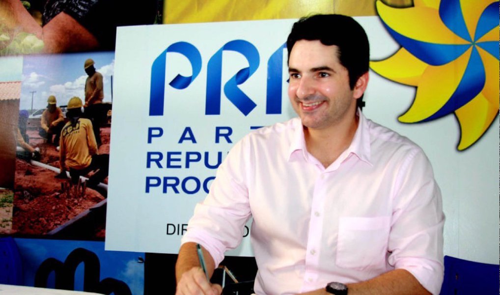 “O partido em Sergipe já nasce grande. Agora nossa meta é fortalecê-lo cada vez mais e em todo o estado. Além disso, o PRP é uma sigla ideológica. Queremos juntar o maior número de pessoas que querem um projeto político de progresso, de futuro. Com certeza o PRP tem tudo isso a oferecer”, disse o deputado estadual Gustinho Ribeiro (Foto: Valter Lima) “O partido em Sergipe já nasce grande. Agora nossa meta é fortalecê-lo cada vez mais e em todo o estado. Além disso, o PRP é uma sigla ideológica. Queremos juntar o maior número de pessoas que querem um projeto político de progresso, de futuro. Com certeza o PRP tem tudo isso a oferecer”, disse o deputado estadual Gustinho Ribeiro