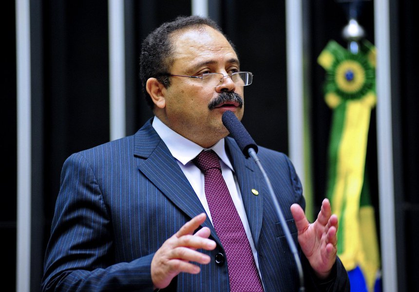 Primeiro vice-presidente da Câmara, deputado Waldir Maranhão (PP-MA), desmentiu neste domingo, 17, que tenha mudado seu voto em favor do impeachment da presidente Dilma Rousseff; Vice de Eduardo Cunha confirmou que votará a favor da democracia; "Está sendo divulgado um boato e que mudei meu voto e que agora seria a favor do impeachment da Presidente da República. Reafirmo que meu voto é NÃO AO IMPEACHMENT e manterei minha decisão, em nome da Democracia e em respeito ao povo brasileiro", disse Waldir Maranhão por meio de suas redes sociais; "Não vou recuar. Não ao Impeachment!", completou (Foto: Aquiles Lins) Primeiro vice-presidente da Câmara, deputado Waldir Maranhão (PP-MA), desmentiu neste domingo, 17, que tenha mudado seu voto em favor do impeachment da presidente Dilma Rousseff; Vice de Eduardo Cunha confirmou que votará a favor da democracia; "Está sendo divulgado um boato e que mudei meu voto e que agora seria a favor do impeachment da Presidente da República. Reafirmo que meu voto é NÃO AO IMPEACHMENT e manterei minha decisão, em nome da Democracia e em respeito ao povo brasileiro", disse Waldir Maranhão por meio de suas redes sociais; "Não vou recuar. Não ao Impeachment!", completou