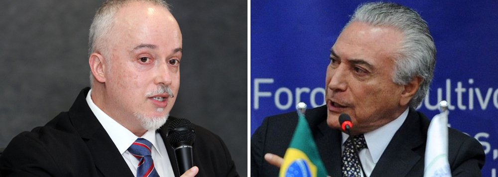 Investigadores da Lava Jato afirmam que a possível nomeação do criminalista Antonio Claudio Mariz de Oliveira no Ministério da Justiça de Michel Temer é sinal de "descompromisso" do PMDB contra a corrupção; "O dr. Mariz é um advogado competente, mas ele tem posições complicadas. Se ele vier a ser nomeado, isso sinalizaria claramente que o eventual novo governo não tem compromisso com a luta anticorrupção", disse o procurador Carlos Fernando dos Santos Lima, um dos coordenadores da Lava Jato, em Curitiba (Foto: Roberta Namour) Investigadores da Lava Jato afirmam que a possível nomeação do criminalista Antonio Claudio Mariz de Oliveira no Ministério da Justiça de Michel Temer é sinal de "descompromisso" do PMDB contra a corrupção; "O dr. Mariz é um advogado competente, mas ele tem posições complicadas. Se ele vier a ser nomeado, isso sinalizaria claramente que o eventual novo governo não tem compromisso com a luta anticorrupção", disse o procurador Carlos Fernando dos Santos Lima, um dos coordenadores da Lava Jato, em Curitiba