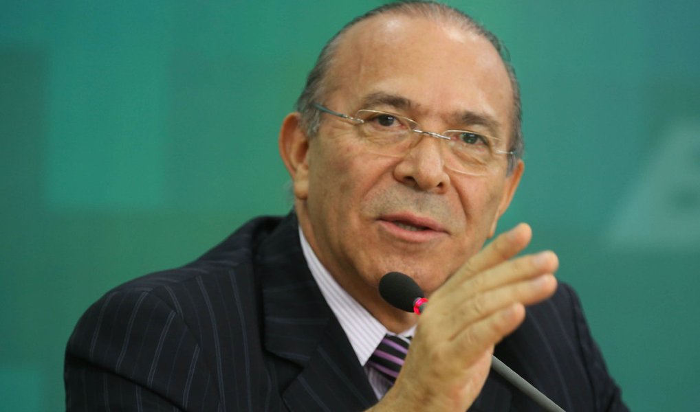 Horas após o deputado afastado Eduardo Cunha (PMDB-RJ) renunciar à presidência da Câmara, o ministro-chefe da Casa Civil, Eliseu Padilha, afirmou que o Palácio do Planalto não possui "preferência" nem "rejeição" por nenhum nome para substituí-lo, desde que seja da base do governo; "O que interessa é a unidade da sua base de sustentação", declarou (Foto: Valter Lima) Horas após o deputado afastado Eduardo Cunha (PMDB-RJ) renunciar à presidência da Câmara, o ministro-chefe da Casa Civil, Eliseu Padilha, afirmou que o Palácio do Planalto não possui "preferência" nem "rejeição" por nenhum nome para substituí-lo, desde que seja da base do governo; "O que interessa é a unidade da sua base de sustentação", declarou