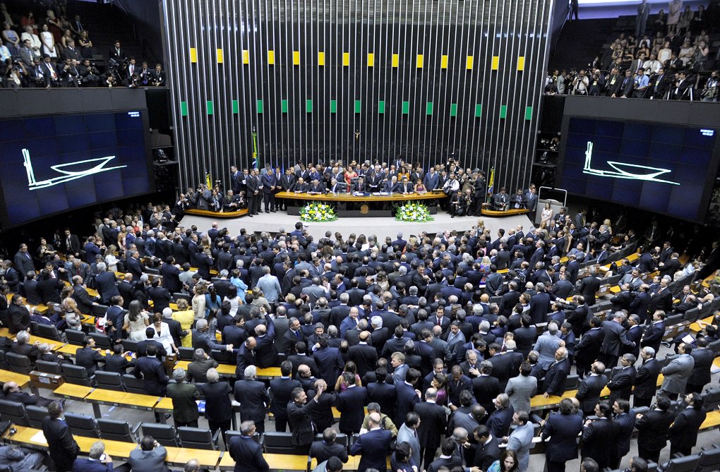 Apenas Rubens Otoni (PT) vai votar a contra o impeachment da presidente Dilma Rousseff; a deputado Flávia Morais continua sem informar qual será seu posicionamento na votação de domingo; se o processo caminhar para o Senado, os três senadores por Goiás, Ronaldo Caiado, Lúcia Vânia e Wilder Morais, também vão votar a favor do impeachment (Foto: José Barbacena) Apenas Rubens Otoni (PT) vai votar a contra o impeachment da presidente Dilma Rousseff; a deputado Flávia Morais continua sem informar qual será seu posicionamento na votação de domingo; se o processo caminhar para o Senado, os três senadores por Goiás, Ronaldo Caiado, Lúcia Vânia e Wilder Morais, também vão votar a favor do impeachment