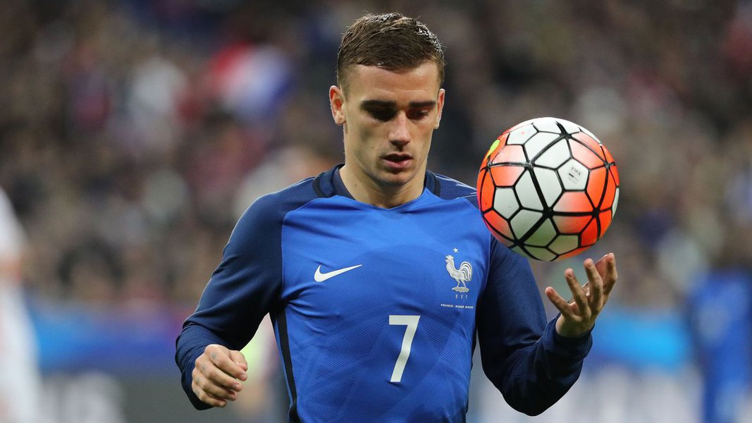 A anfitriã da Eurocopa 2016, a França, venceu a Irlanda por 2 X 1 e se classificou de virada para as quartas de finais com dois gols de Antoine Griezmann no segundo tempo no Parc OL neste domingo (Foto: Leonardo Attuch) A anfitriã da Eurocopa 2016, a França, venceu a Irlanda por 2 X 1 e se classificou de virada para as quartas de finais com dois gols de Antoine Griezmann no segundo tempo no Parc OL neste domingo