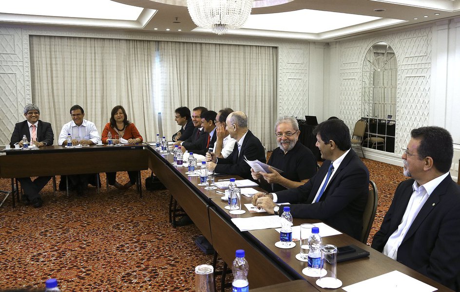 A decisão de lançar um projeto de medidas do partido surgiu de uma reunião do ex-presidente Luiz Inácio Lula da Silva com o conselho político da presidência da sigla (Foto: Valter Lima) A decisão de lançar um projeto de medidas do partido surgiu de uma reunião do ex-presidente Luiz Inácio Lula da Silva com o conselho político da presidência da sigla