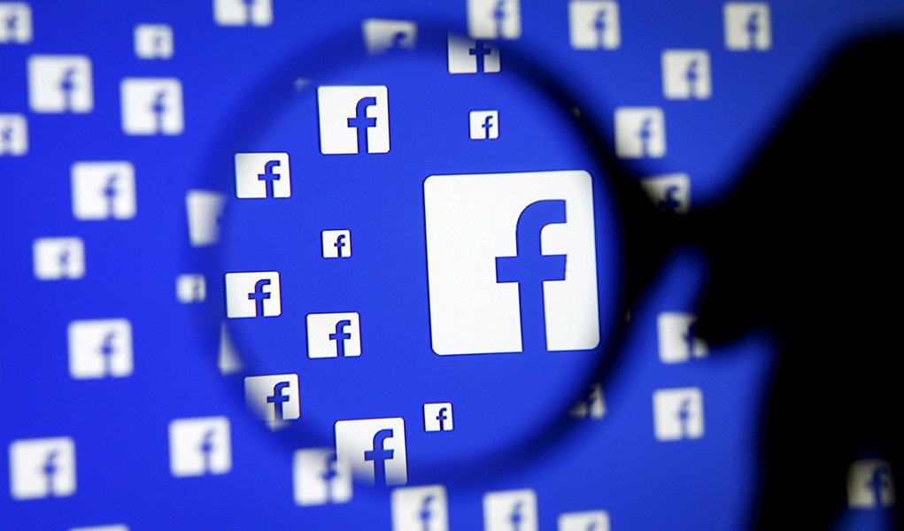 A Justiça Eleitoral de Santa Catarina determinou que o Facebook retirasse do ar a página "Hugo Caduco", que fazia paródia do prefeito de Joinville (SC), Udo Dohler (PMDB), que tenta a reeleição contra Darci de Matos (PSD); A decisão ocorreu após pedido do próprio candidato do PMDB (Foto: Paulo Emílio) A Justiça Eleitoral de Santa Catarina determinou que o Facebook retirasse do ar a página "Hugo Caduco", que fazia paródia do prefeito de Joinville (SC), Udo Dohler (PMDB), que tenta a reeleição contra Darci de Matos (PSD); A decisão ocorreu após pedido do próprio candidato do PMDB