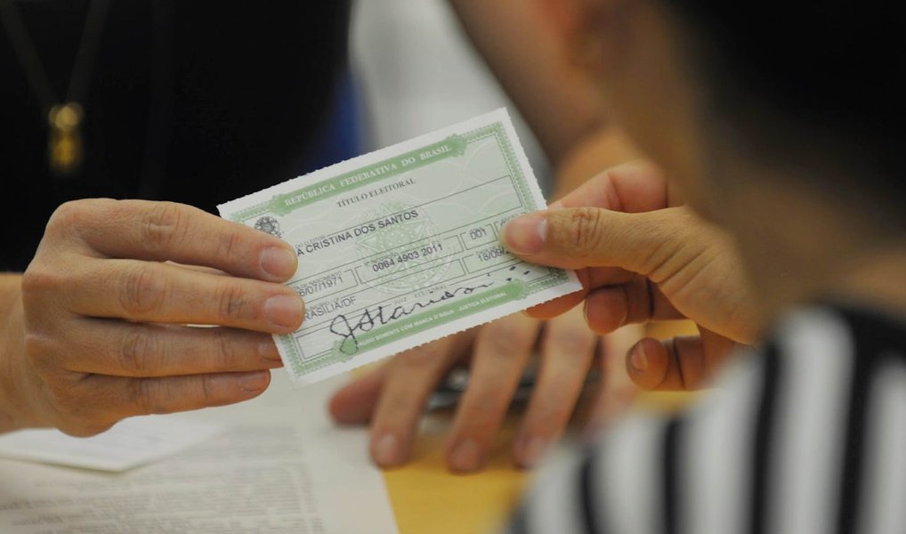 O Tribunal Superior Eleitoral (TSE) definiu que os candidatos a prefeito, em Maceió, poderão gastar na campanha eleitoral até R$ 4,5 milhões; já os candidatos que desejam obter uma cadeira na Câmara Municipal devem gastar, no máximo, R$ 220 mil; dados divulgados mostram que a segunda cidade alagoana mais cara para se eleger é São Miguel dos Campos, onde os candidatos podem gastar R$ 2,3 milhões para o cargo de prefeito (Foto: Voney Malta) O Tribunal Superior Eleitoral (TSE) definiu que os candidatos a prefeito, em Maceió, poderão gastar na campanha eleitoral até R$ 4,5 milhões; já os candidatos que desejam obter uma cadeira na Câmara Municipal devem gastar, no máximo, R$ 220 mil; dados divulgados mostram que a segunda cidade alagoana mais cara para se eleger é São Miguel dos Campos, onde os candidatos podem gastar R$ 2,3 milhões para o cargo de prefeito