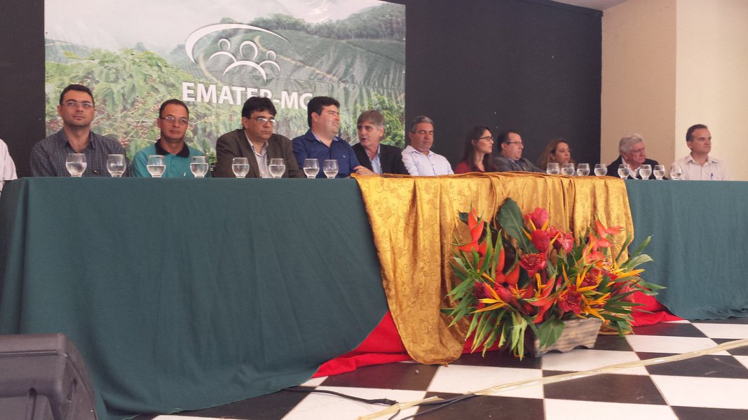 “O nosso café só vai ter mercado se tiver qualidade. Esse trabalho que a Emater-MG vem fazendo com os agricultores familiares tem um impacto enorme na cafeicultura mineira. O dia a dia da Emater-MG com o agricultor para melhorar o seu sistema de produção tem garantido mercado e renda para eles”, disse o presidente da Emater-MG, Amarildo Kalil (Foto: Luis Mauro Queiroz) “O nosso café só vai ter mercado se tiver qualidade. Esse trabalho que a Emater-MG vem fazendo com os agricultores familiares tem um impacto enorme na cafeicultura mineira. O dia a dia da Emater-MG com o agricultor para melhorar o seu sistema de produção tem garantido mercado e renda para eles”, disse o presidente da Emater-MG, Amarildo Kalil